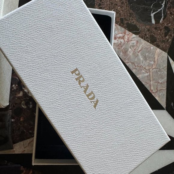NEW PRADA Genuine SUNGLASSES  Packing Box, Hard Case, Wipe Cloth, OPTICAL White